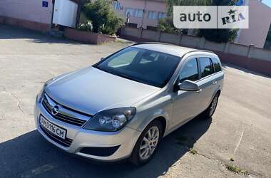 Универсал Opel Astra 2010 в Житомире