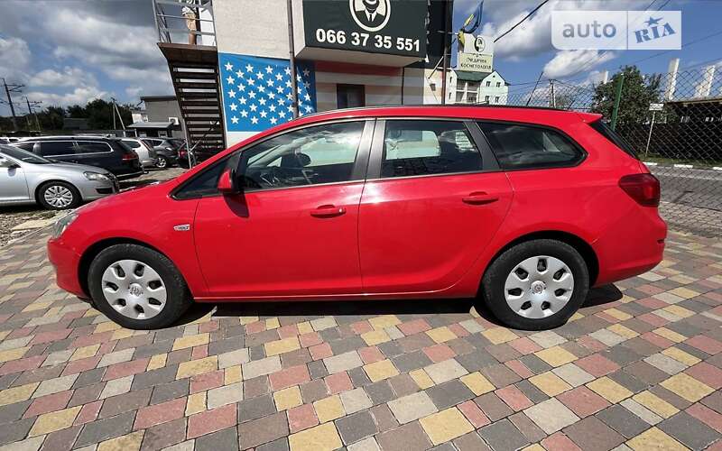 Универсал Opel Astra 2011 в Стрые