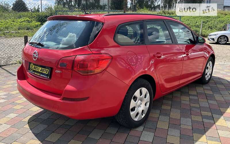 Универсал Opel Astra 2011 в Стрые