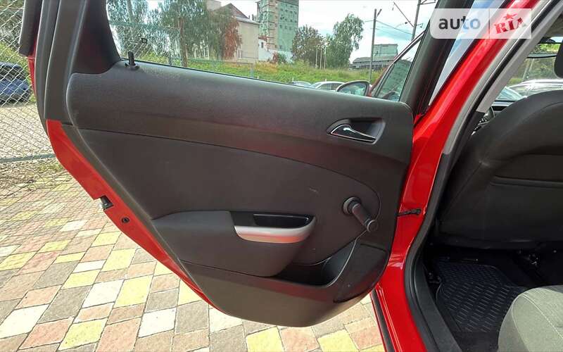 Универсал Opel Astra 2011 в Стрые