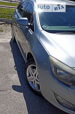 Универсал Opel Astra 2012 в Тернополе