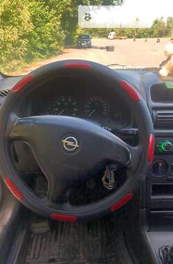 Седан Opel Astra 2006 в 