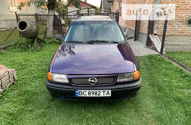 Универсал Opel Astra 1995 в Буске