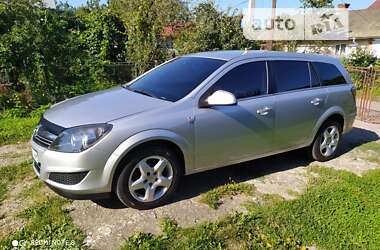 Універсал Opel Astra 2010 в Коломиї