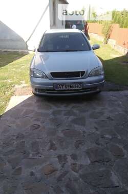 Седан Opel Astra 2004 в Тернополе