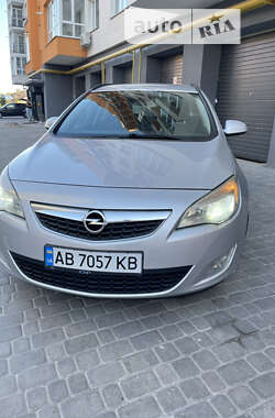 Универсал Opel Astra 2011 в Виннице