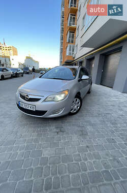 Універсал Opel Astra 2011 в Вінниці