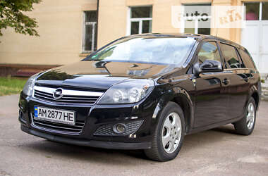 Универсал Opel Astra 2010 в Коростене