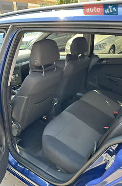 Универсал Opel Astra 2005 в 