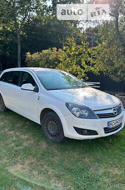 Универсал Opel Astra 2010 в Львове