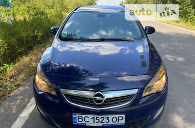 Універсал Opel Astra 2010 в Радехові