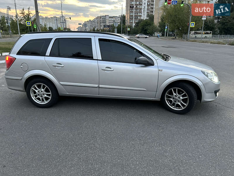 Универсал Opel Astra 2006 в Киеве