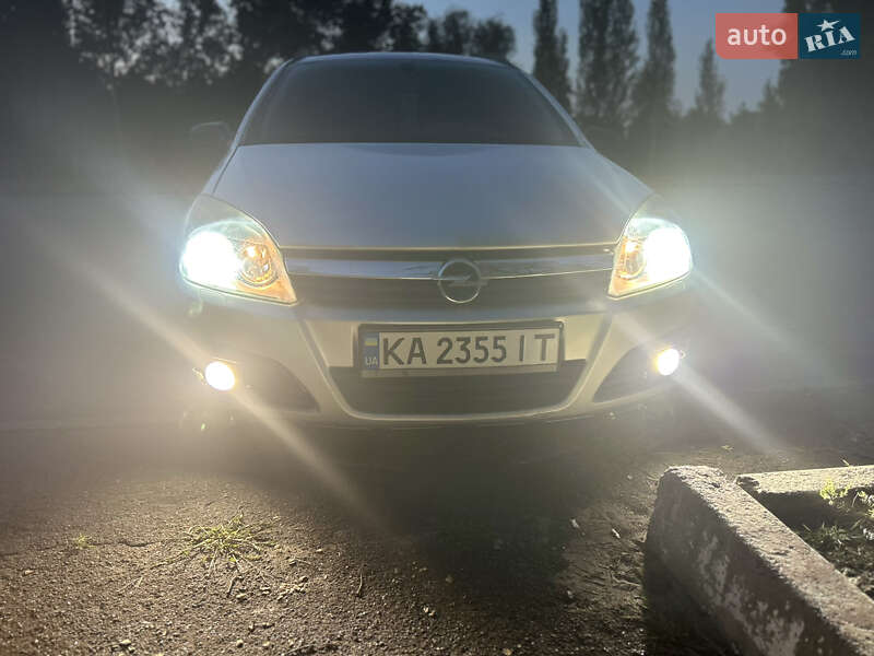 Универсал Opel Astra 2006 в Киеве