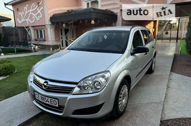 Универсал Opel Astra 2009 в Черновцах