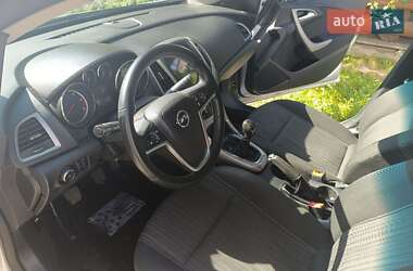 Универсал Opel Astra 2011 в 