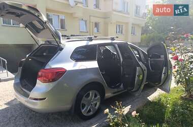 Универсал Opel Astra 2011 в 