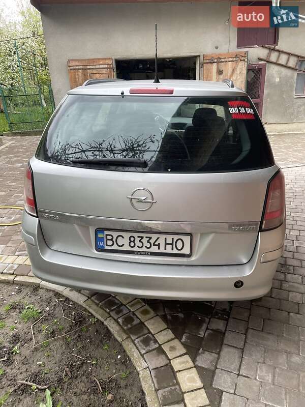 Универсал Opel Astra 2008 в Новом Роздоле
