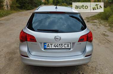 Універсал Opel Astra 2011 в Коломиї