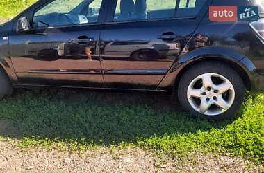 Хетчбек Opel Astra 2007 в 