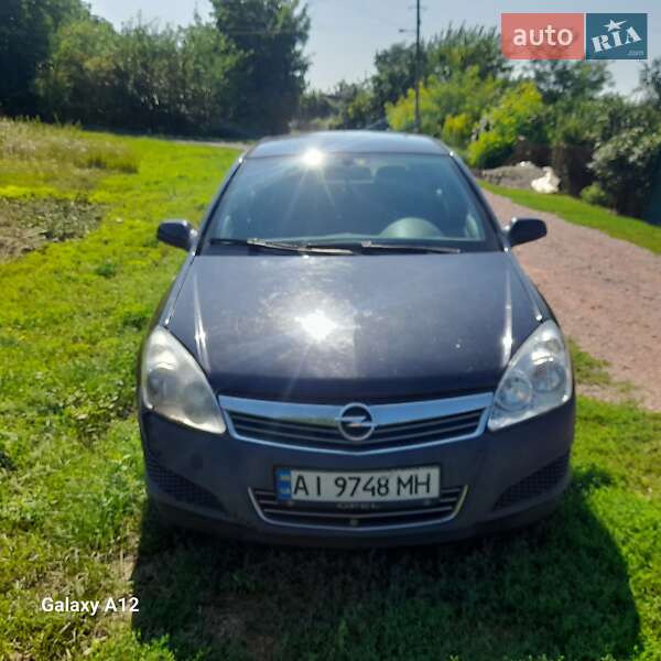 Хетчбек Opel Astra 2007 в 