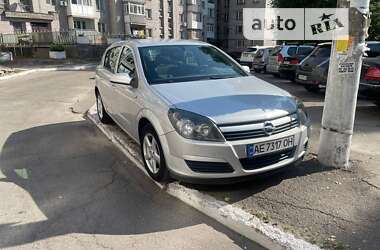 Хэтчбек Opel Astra 2005 в Каменском