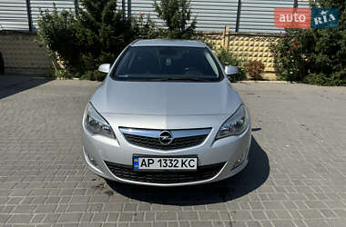 Універсал Opel Astra 2011 в Запоріжжі