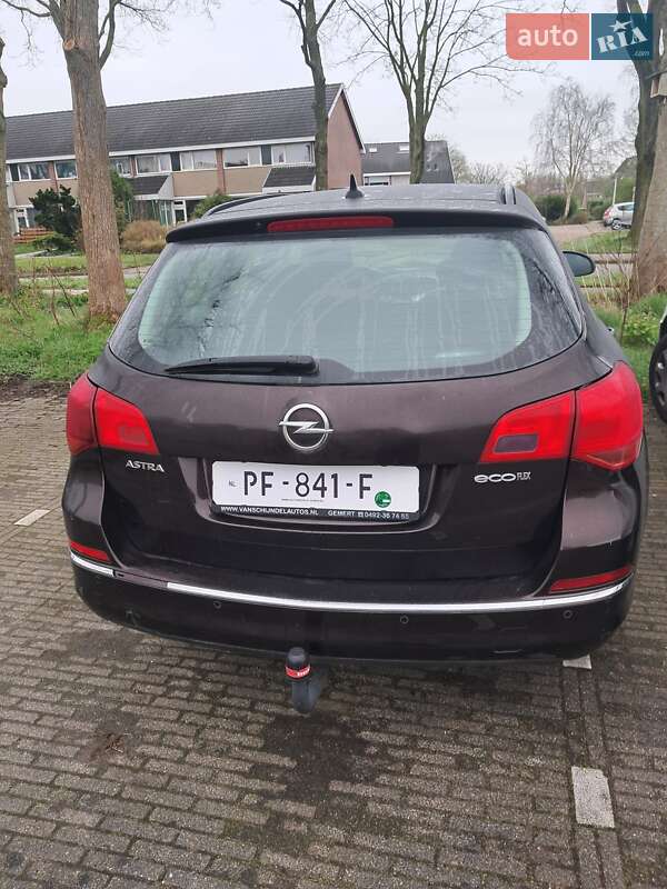 Универсал Opel Astra 2013 в Виннице