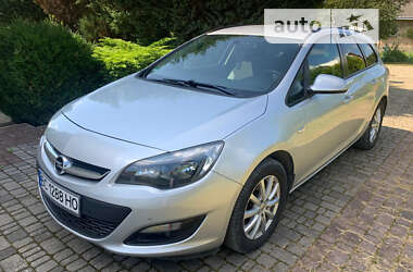 Универсал Opel Astra 2015 в Дрогобыче