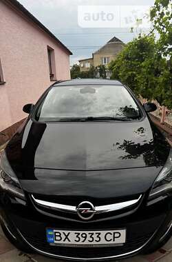 Седан Opel Astra 2013 в Теофіполі