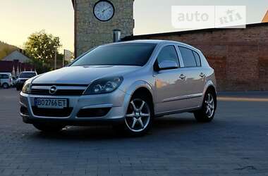 Хэтчбек Opel Astra 2005 в Бережанах