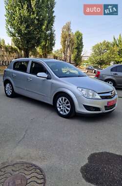 Хэтчбек Opel Astra 2008 в 