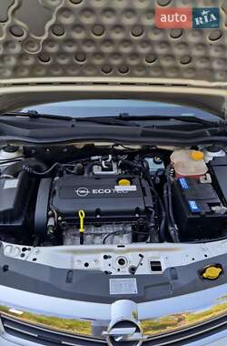 Хэтчбек Opel Astra 2008 в 