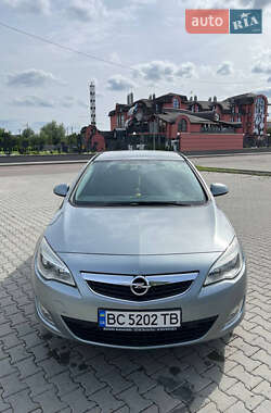 Хетчбек Opel Astra 2010 в 