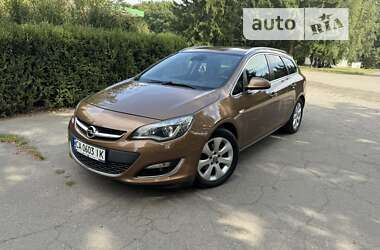 Універсал Opel Astra 2015 в Христинівці