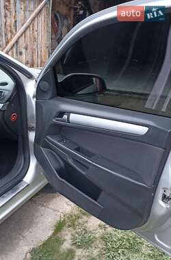 Универсал Opel Astra 2009 в 
