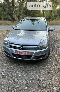 Универсал Opel Astra 2005 в Полтаве