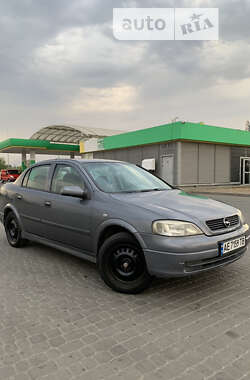 Седан Opel Astra 2007 в Новомосковске