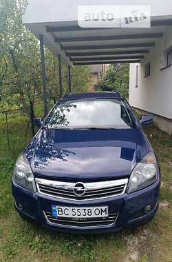 Універсал Opel Astra 2010 в Дрогобичі