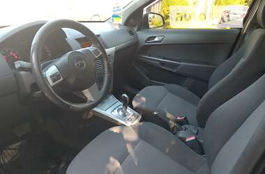 Хэтчбек Opel Astra 2014 в Житомире