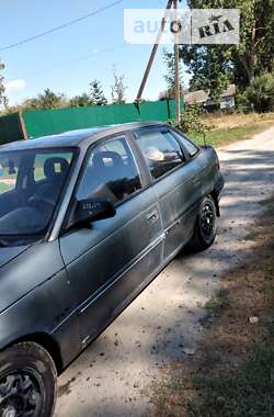 Седан Opel Astra 1992 в 