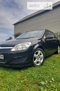 Универсал Opel Astra 2008 в Хырове