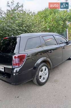 Универсал Opel Astra 2010 в 
