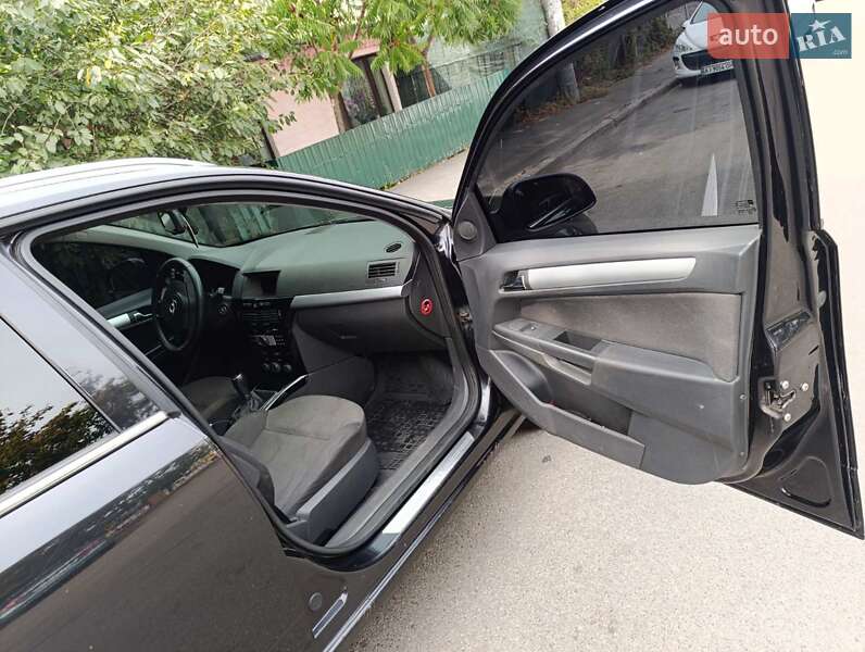 Универсал Opel Astra 2010 в Василькове