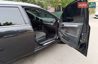 Универсал Opel Astra 2010 в 