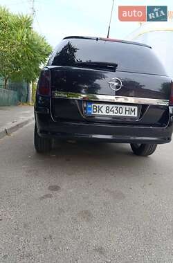 Универсал Opel Astra 2010 в 