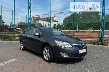 Универсал Opel Astra 2011 в Луцке