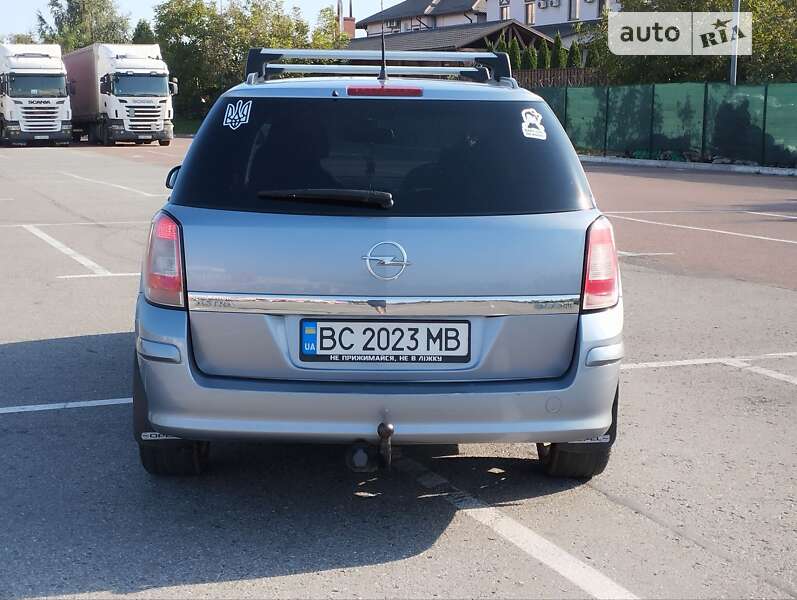 Универсал Opel Astra 2010 в Львове