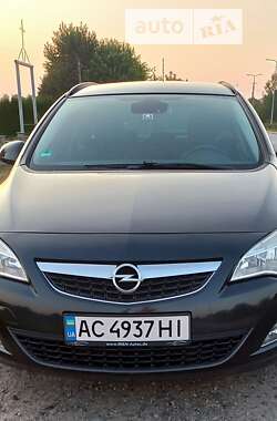 Универсал Opel Astra 2011 в Золочеве