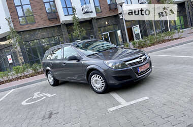 Универсал Opel Astra 2010 в Киеве