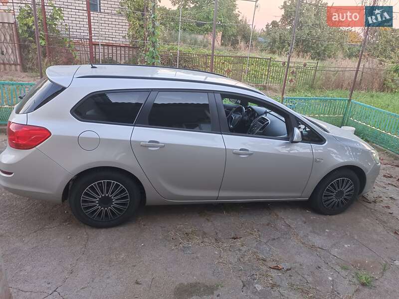 Универсал Opel Astra 2011 в Никополе